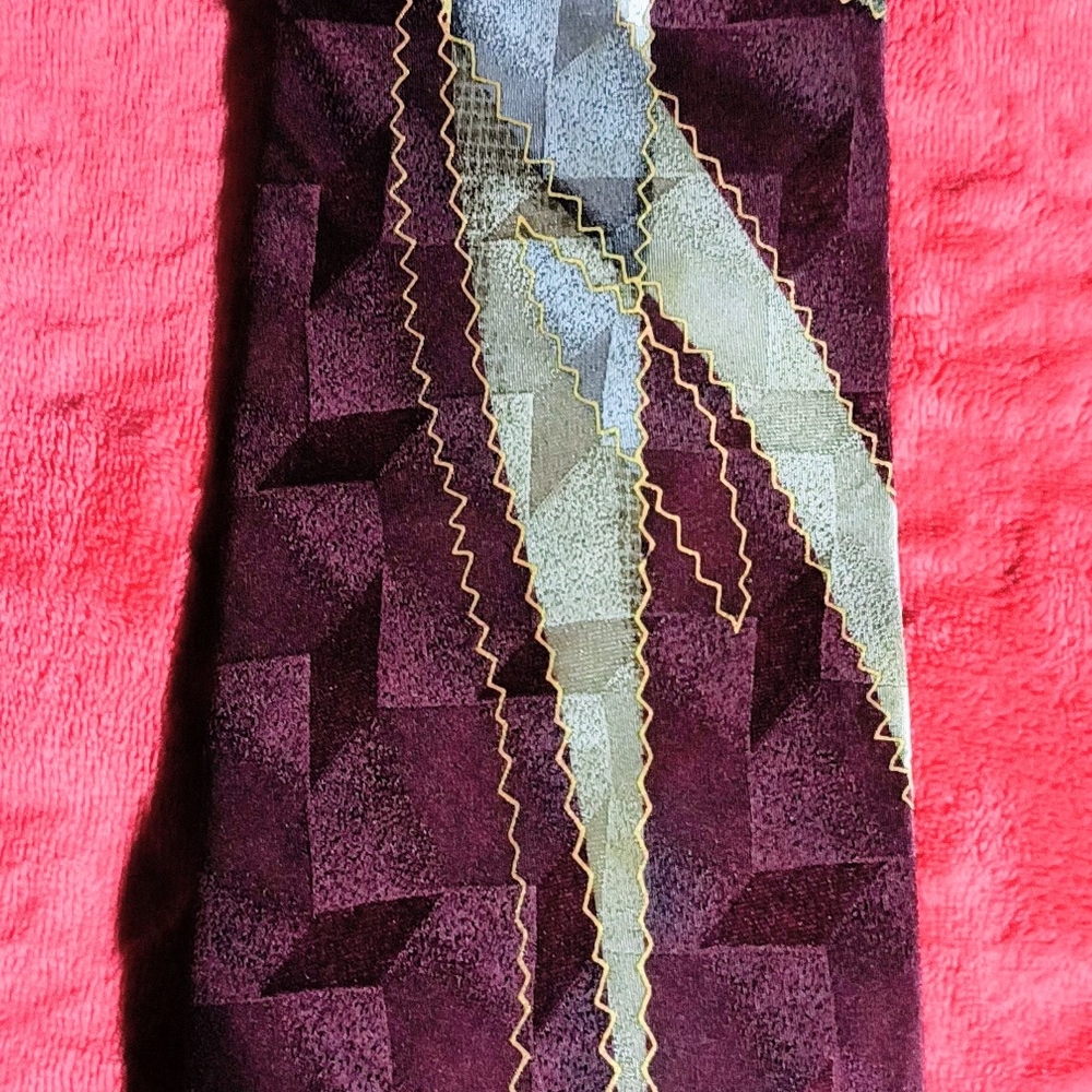 Como Vintage Purple and Gold Tie